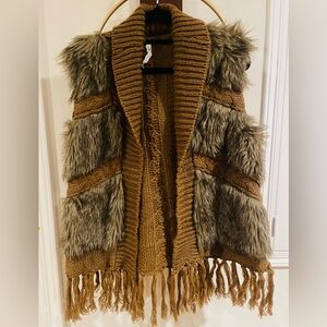 Willow & Clay Brown Faux Fur-Trim Knit Vest